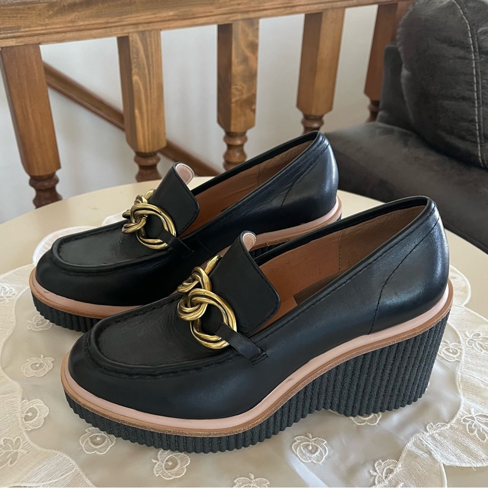 Dolce Vita Brennan Black Loafer Wedges with Gold Chain Detail - Picture 3 of 9